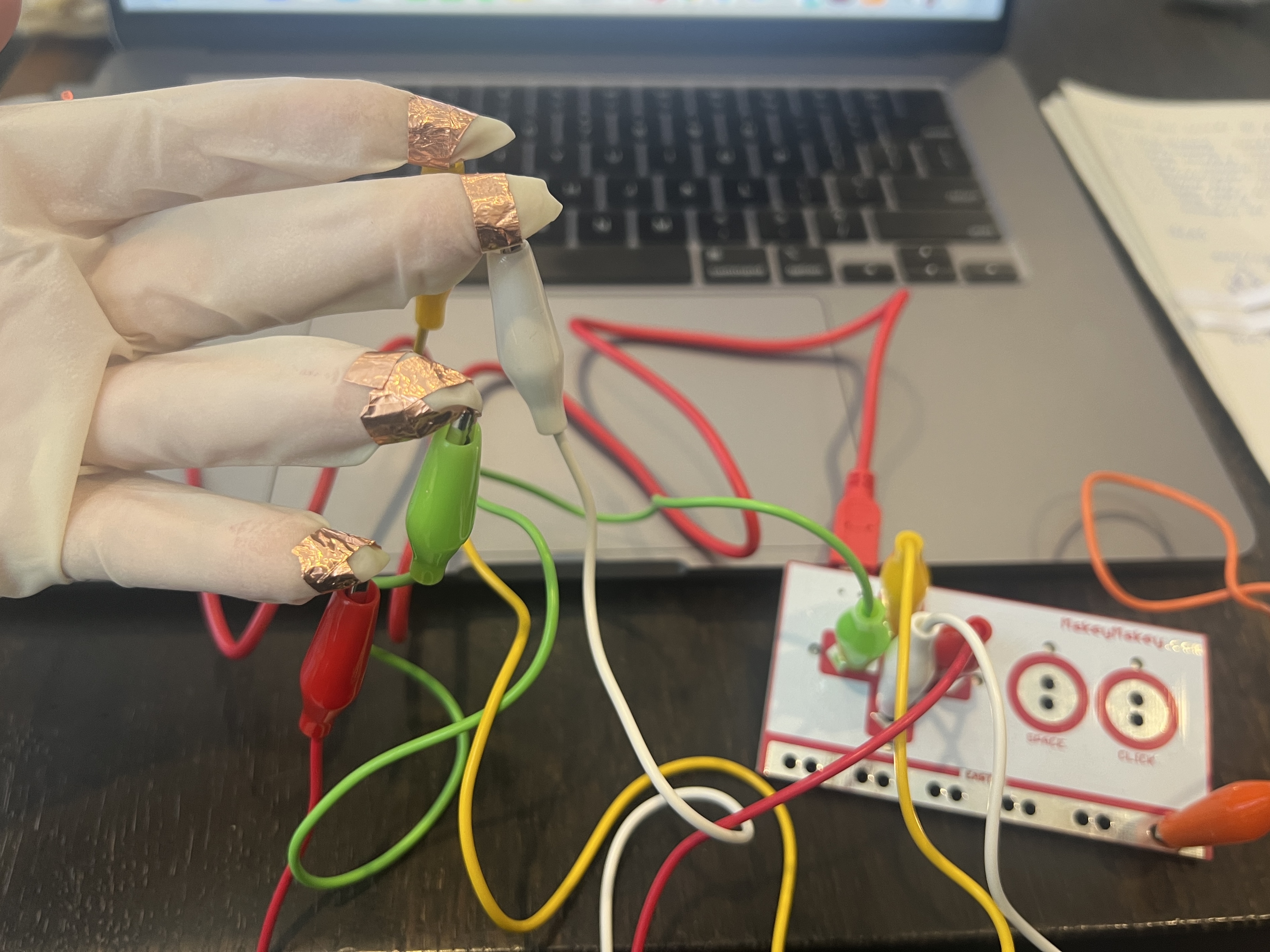 Glove inspired by Mi.Mu